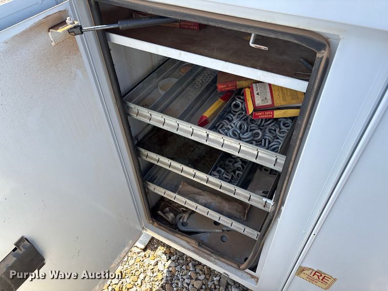 image for item FB3250 Altec digger derrick bed