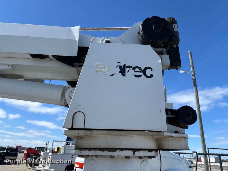 image for item FB3250 Altec digger derrick bed