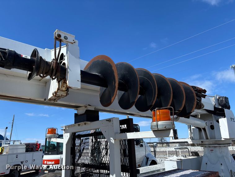 image for item FB3250 Altec digger derrick bed