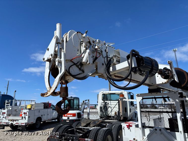 image for item FB3250 Altec digger derrick bed