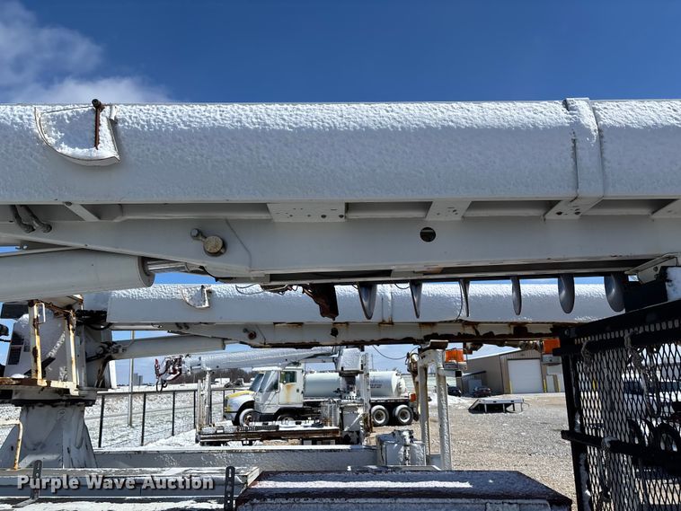 image for item FB3250 Altec digger derrick bed