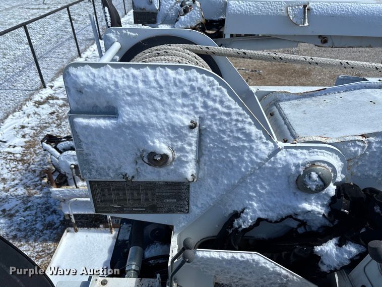 image for item FB3250 Altec digger derrick bed