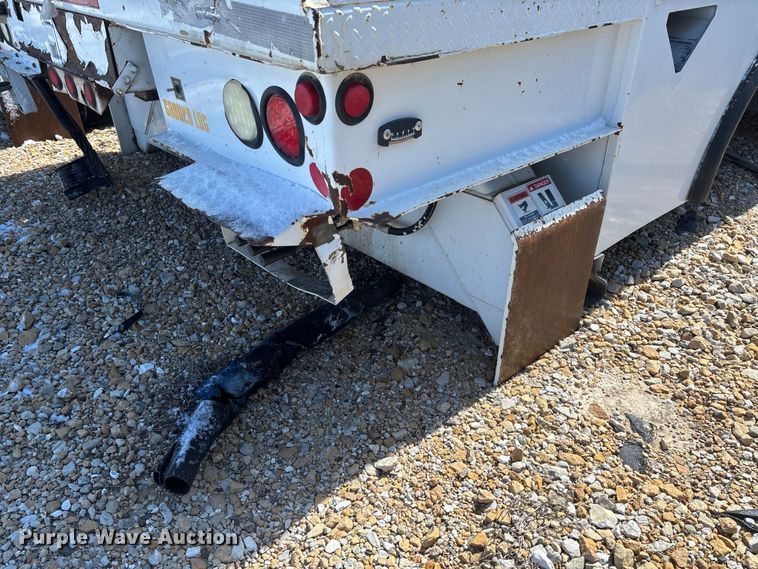 image for item FB3250 Altec digger derrick bed