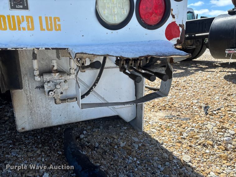 image for item FB3250 Altec digger derrick bed