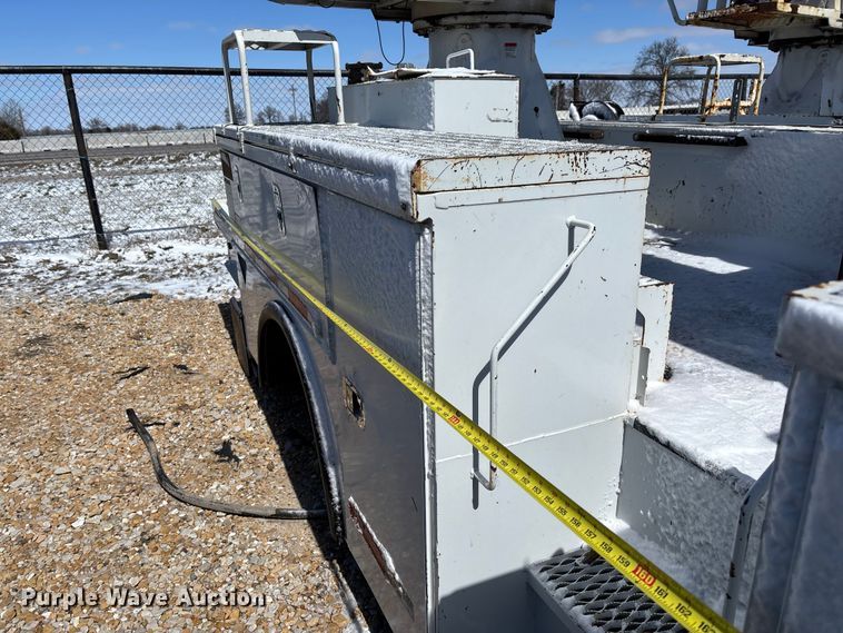 image for item FB3250 Altec digger derrick bed