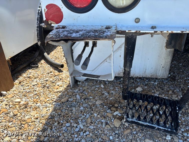 image for item FB3250 Altec digger derrick bed