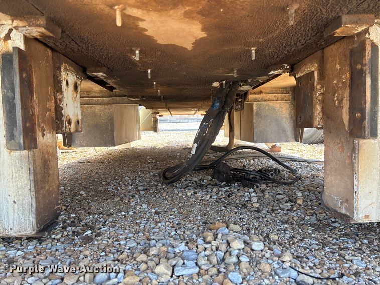 image for item FB3250 Altec digger derrick bed