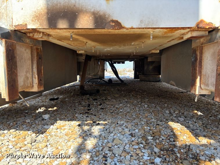 image for item FB3250 Altec digger derrick bed