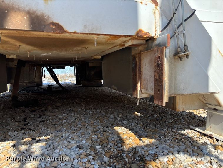 image for item FB3250 Altec digger derrick bed