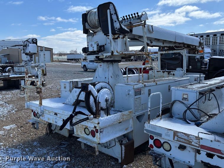 image for item FB3251 Altec digger derrick bed