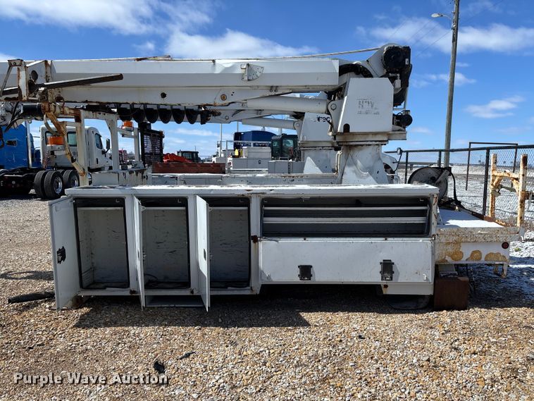 image for item FB3251 Altec digger derrick bed