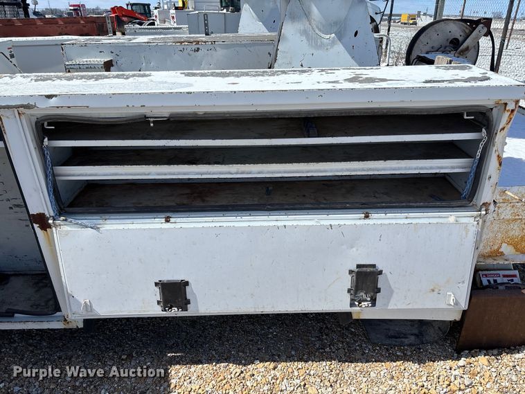 image for item FB3251 Altec digger derrick bed