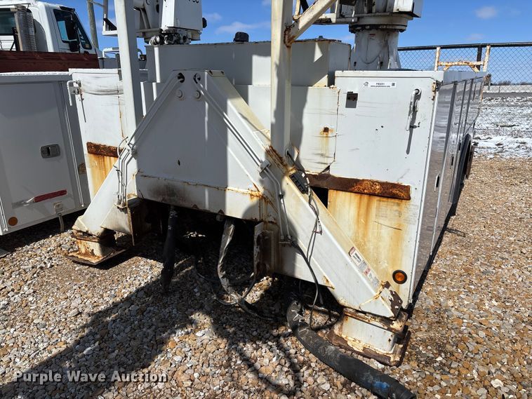 image for item FB3251 Altec digger derrick bed