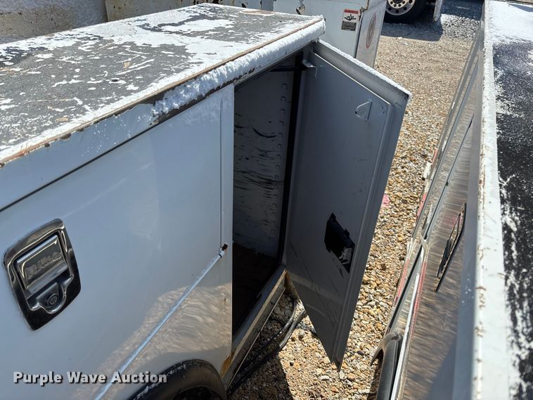 image for item FB3251 Altec digger derrick bed