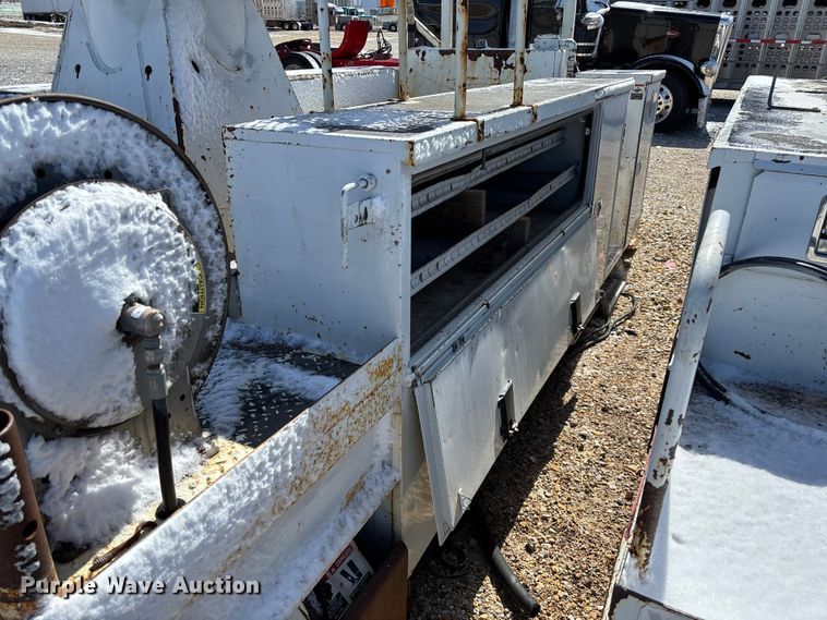 image for item FB3251 Altec digger derrick bed