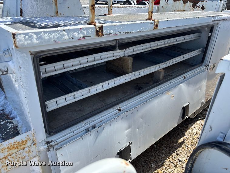 image for item FB3251 Altec digger derrick bed