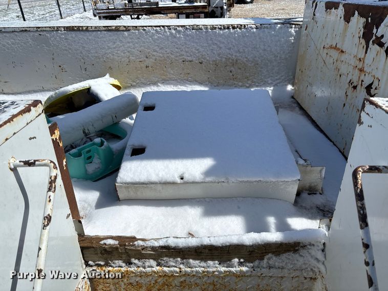 image for item FB3251 Altec digger derrick bed