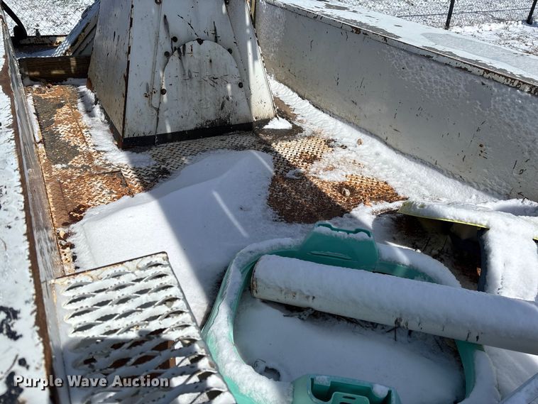 image for item FB3251 Altec digger derrick bed