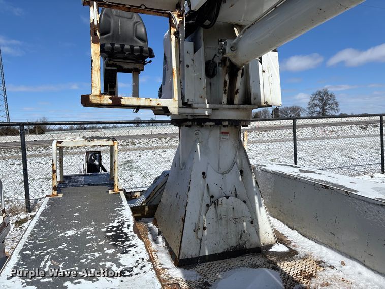 image for item FB3251 Altec digger derrick bed