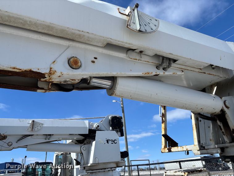 image for item FB3251 Altec digger derrick bed