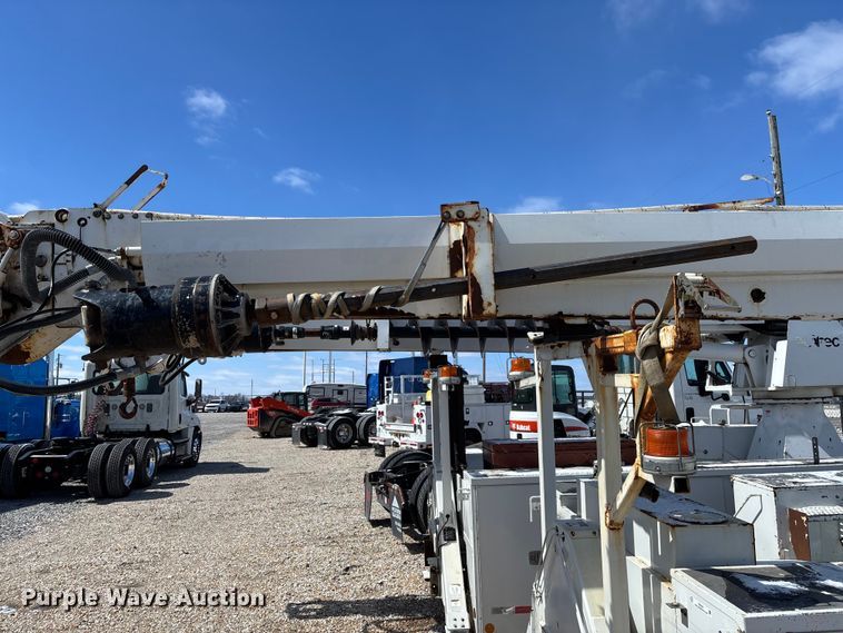 image for item FB3251 Altec digger derrick bed