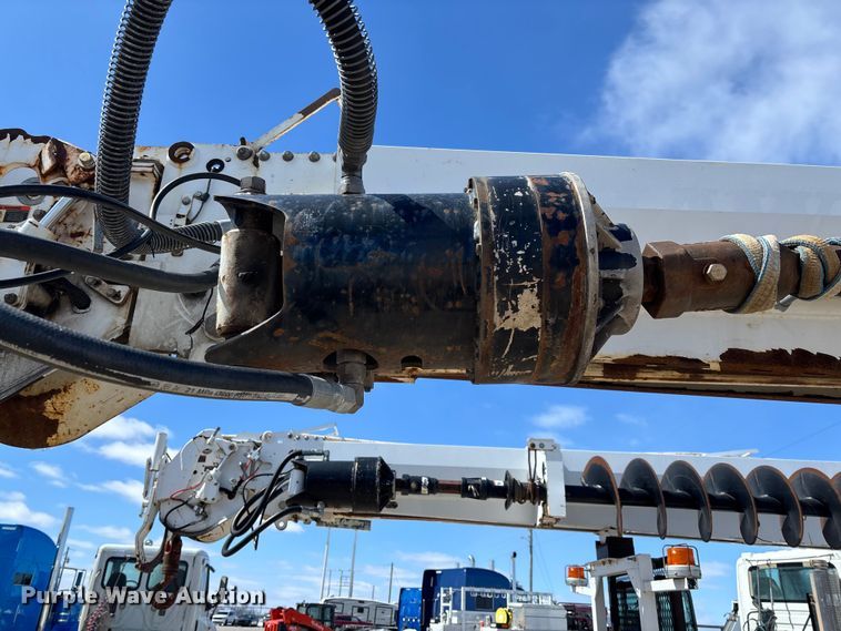 image for item FB3251 Altec digger derrick bed