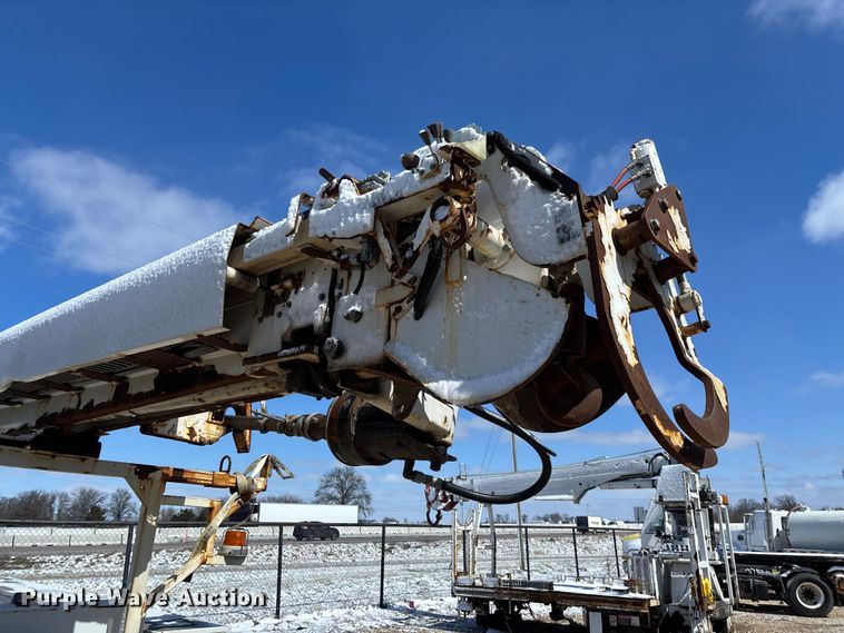 image for item FB3251 Altec digger derrick bed