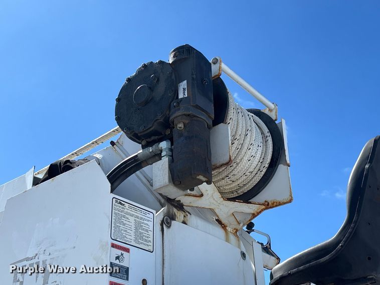 image for item FB3251 Altec digger derrick bed