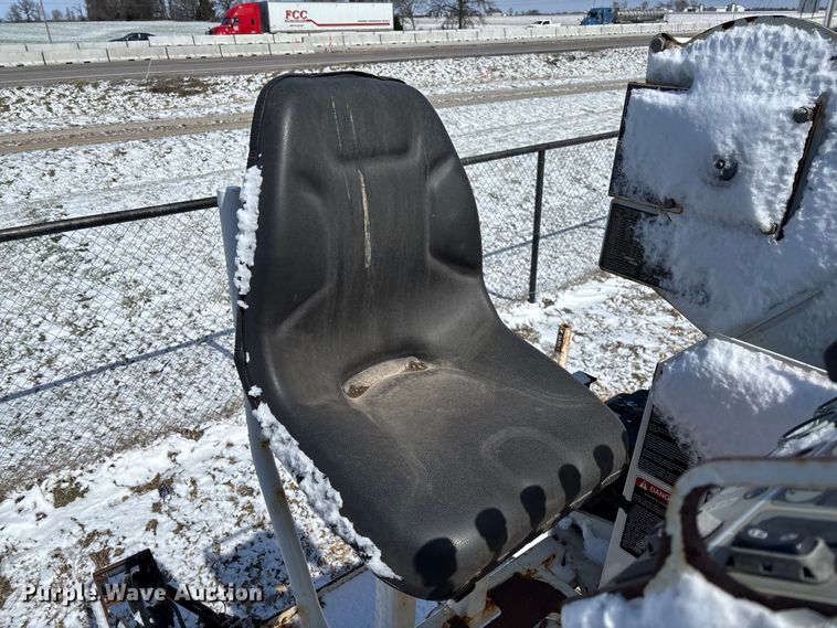 image for item FB3251 Altec digger derrick bed