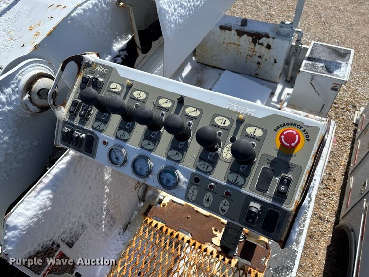 image for item FB3251 Altec digger derrick bed