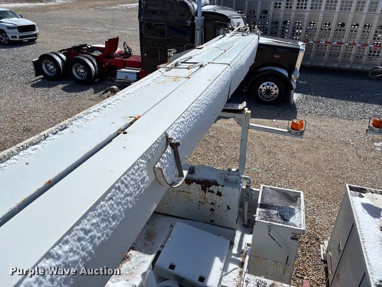 image for item FB3251 Altec digger derrick bed