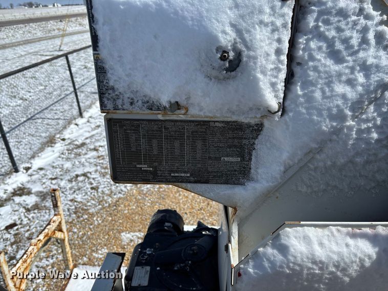 image for item FB3251 Altec digger derrick bed