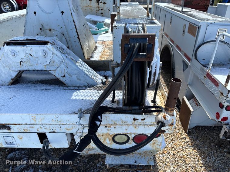 image for item FB3251 Altec digger derrick bed