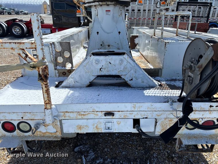 image for item FB3251 Altec digger derrick bed