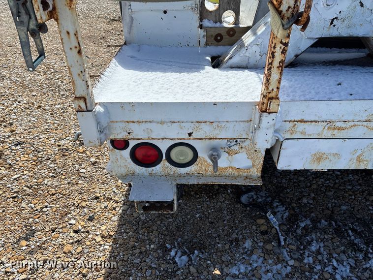 image for item FB3251 Altec digger derrick bed