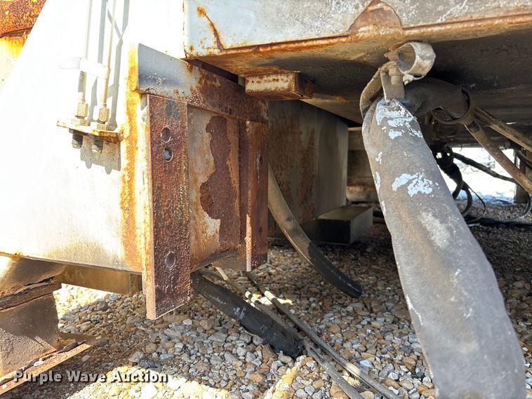 image for item FB3251 Altec digger derrick bed