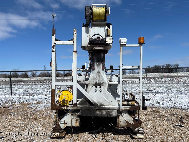 image for item FB3252 Altec digger derrick bed