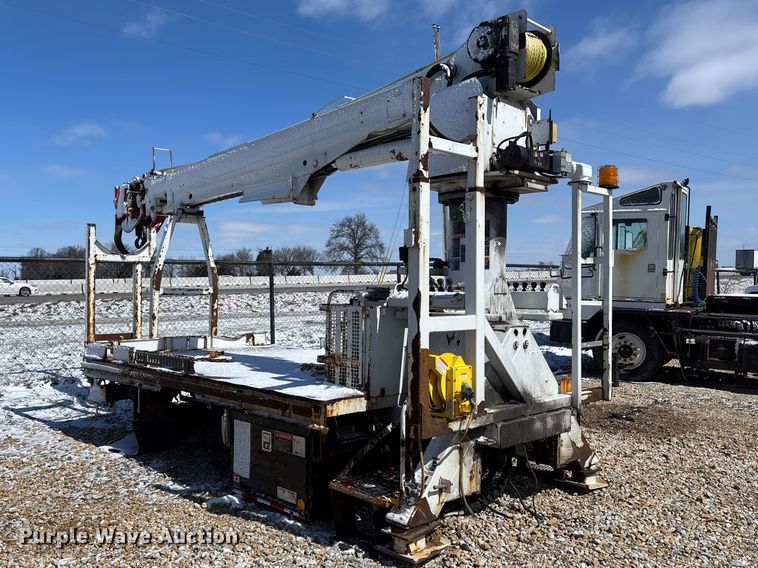 image for item FB3252 Altec digger derrick bed