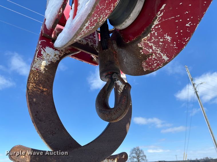 image for item FB3252 Altec digger derrick bed