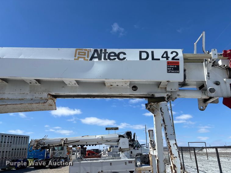 image for item FB3252 Altec digger derrick bed