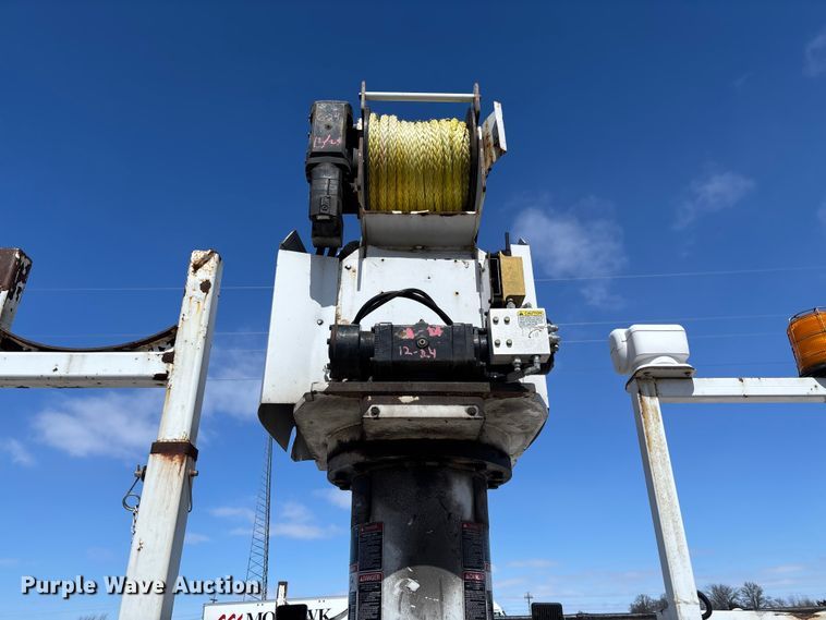 image for item FB3252 Altec digger derrick bed