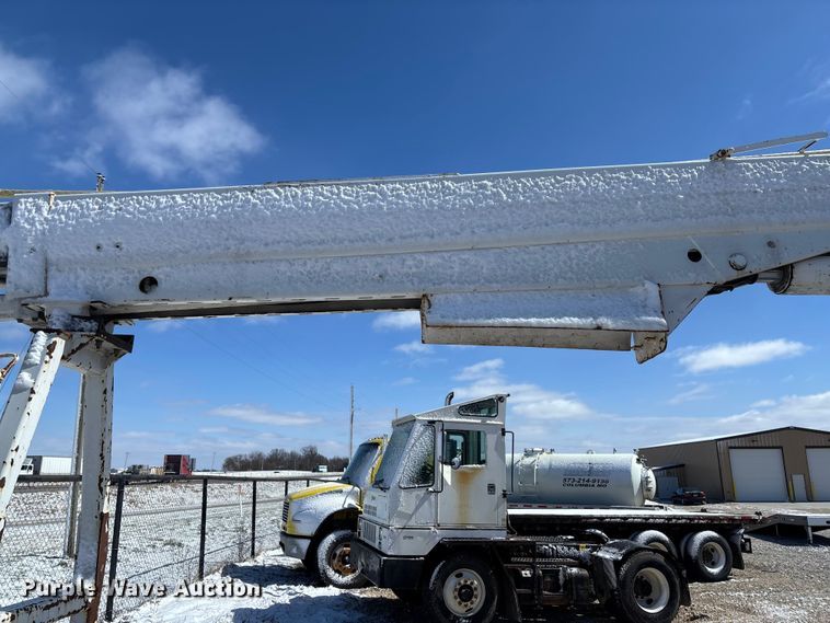 image for item FB3252 Altec digger derrick bed