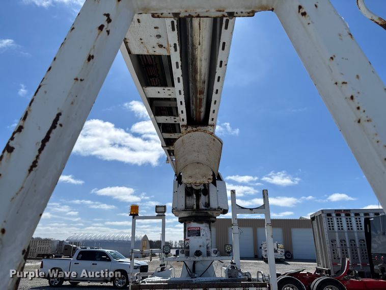 image for item FB3252 Altec digger derrick bed