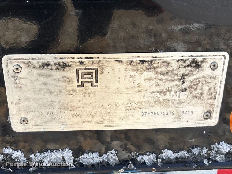 image for item FB3252 Altec digger derrick bed