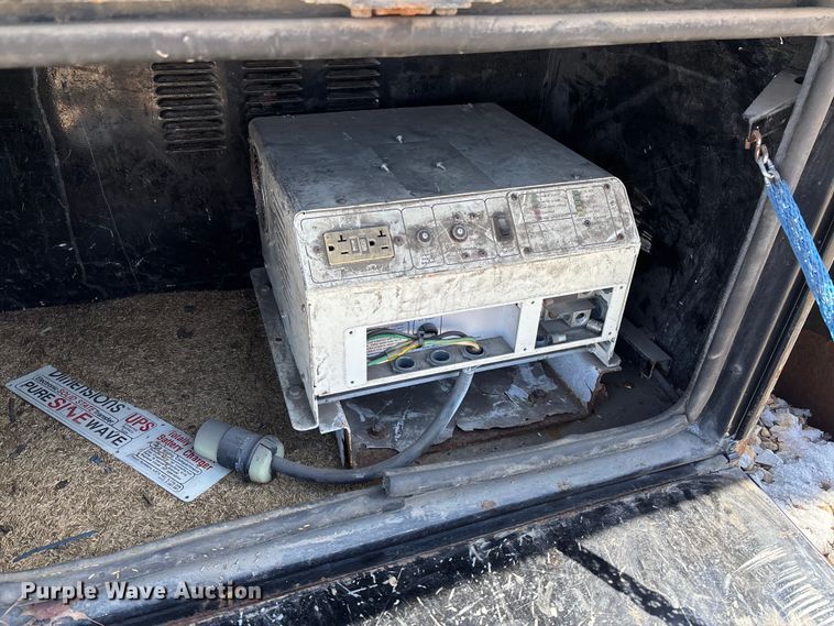 image for item FB3252 Altec digger derrick bed