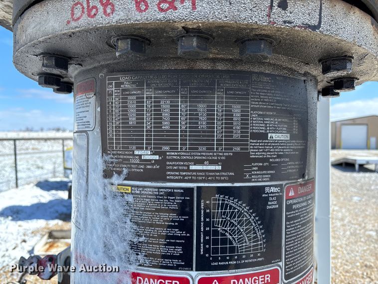 image for item FB3252 Altec digger derrick bed