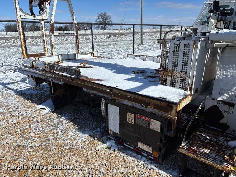 image for item FB3252 Altec digger derrick bed