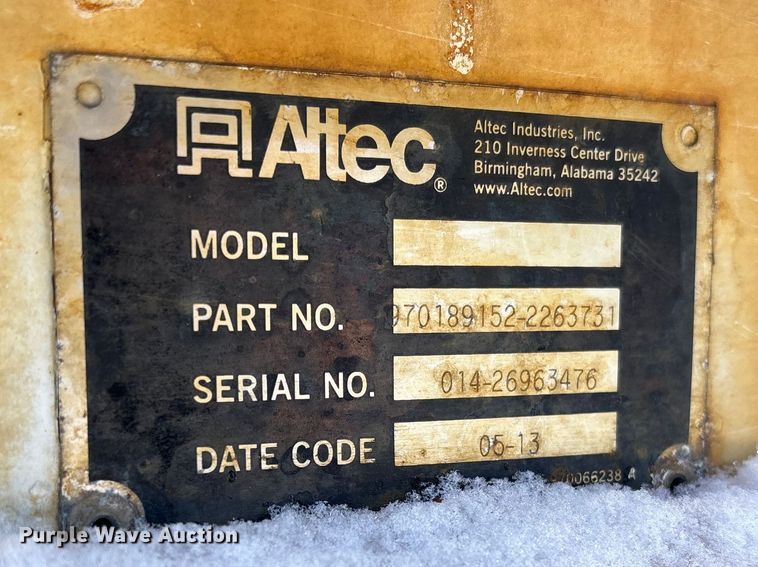 image for item FB3252 Altec digger derrick bed