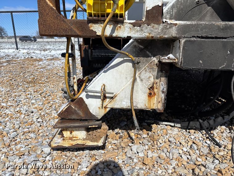 image for item FB3252 Altec digger derrick bed