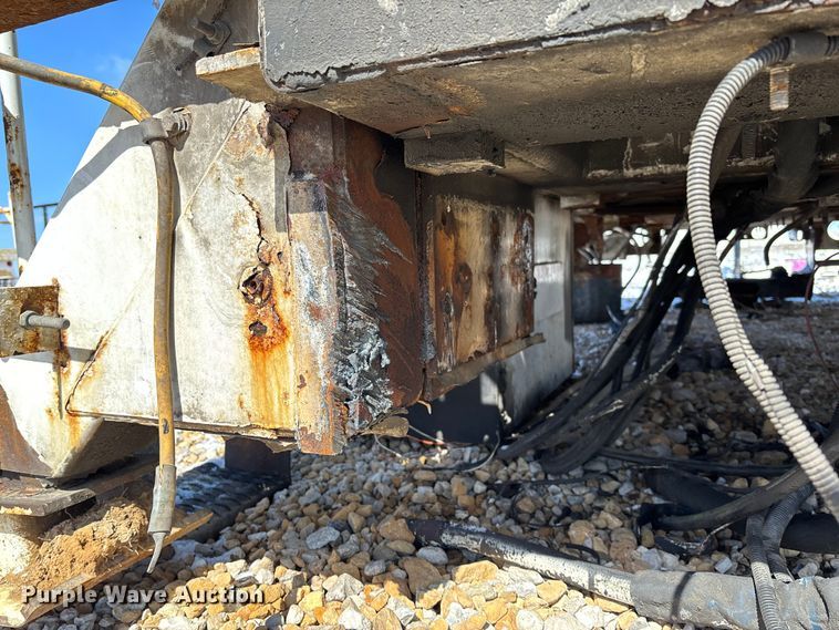 image for item FB3252 Altec digger derrick bed